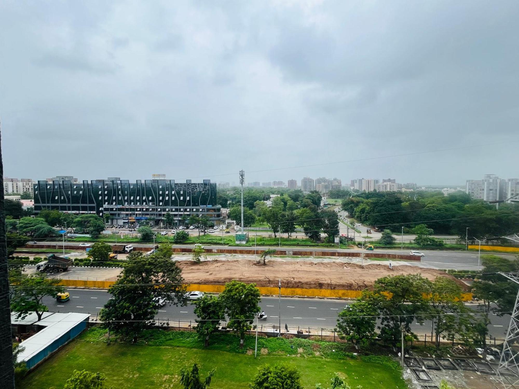 Hotel Royal Empire Gandhinagar Exterior foto